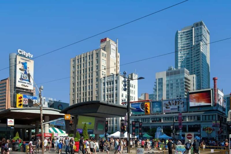 Toronto Couples Private Tour: Bustling Squares, Serene Parks - Accessibility, Timing, and Practicalities