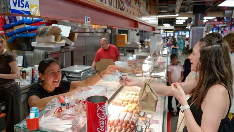 Toronto Downtown Walking Tour With Tower and Harbour Cruise - What Past Travelers Say