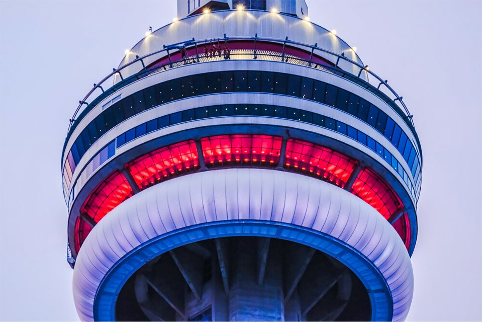 Toronto: Guided Night Tour With CN Tower Entry - Exploring Cherry Beach