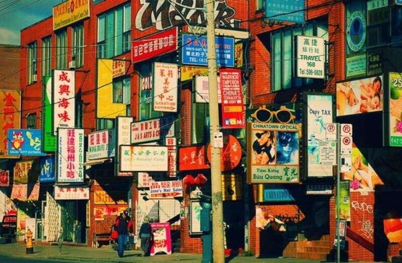 Toronto: Guided Walking Tour of Must-See Attractions - Who Should Take This Tour?