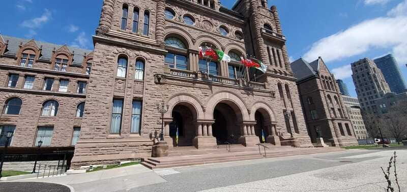 Toronto: Highlights Drive and Walking Tour - FAQ