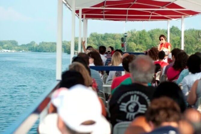 Toronto Hop-On Hop-Off Bus Tour with Scenic Boat Cruise - The Basics of the Tour