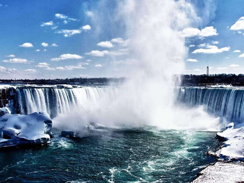 Toronto: Niagara Falls Day Tour with Niagara City Cruise - Authentic Canadian Flavors
