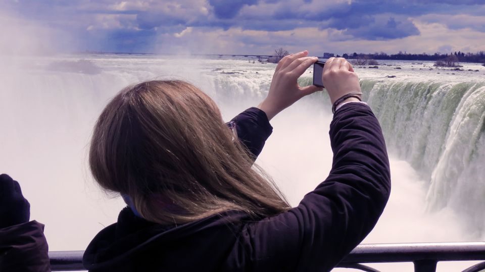 Toronto: Niagara Falls Day Trip With Wine Tasting & Transfer - Winery Visit and Wine Tasting