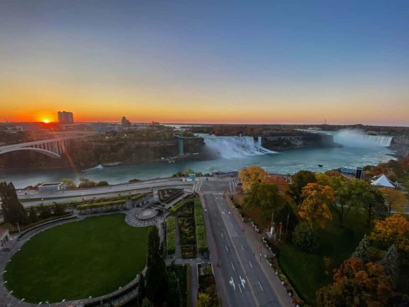 Toronto: Niagara Falls Guided Day Tour, Boat & Skylon Tower - FAQs