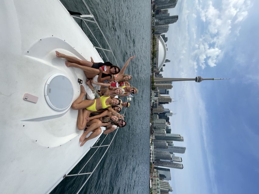 Toronto: Private Luxury Yacht Sightseeing Cruise & Prosecco - Itinerary Highlights