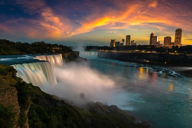 Toronto To Niagara Falls Luxury Private Tour Upto 14 People - A Closer Look at the Itinerary and Experience