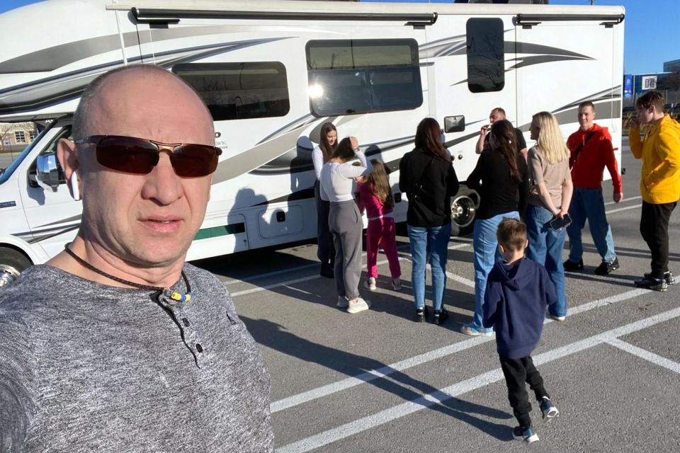 Toronto to Niagara Falls RV-Motorhome Tour - RV-Motorhome Specifications
