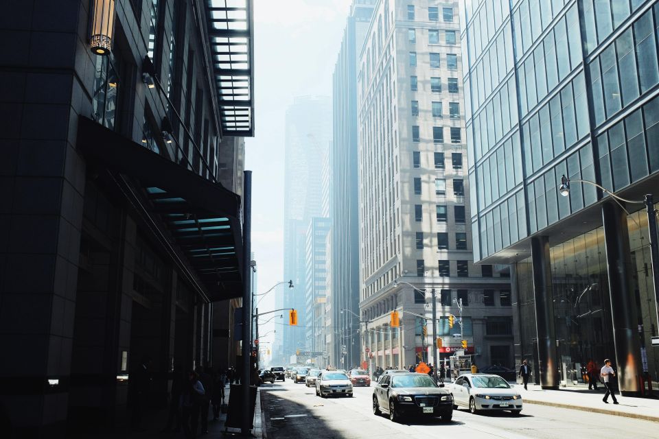 Toronto: Walking Tour With CN Tower Entry - Key Points