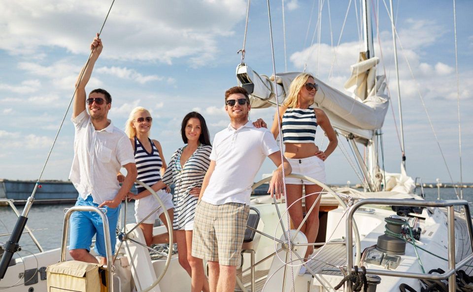 Toronto: Wednesday Nights Sail With Beer Sampling - Activity Highlights