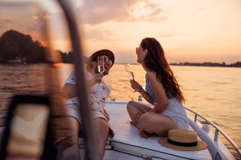 Torrevieja: Sunset Onboard + Cava Cup - Key Points