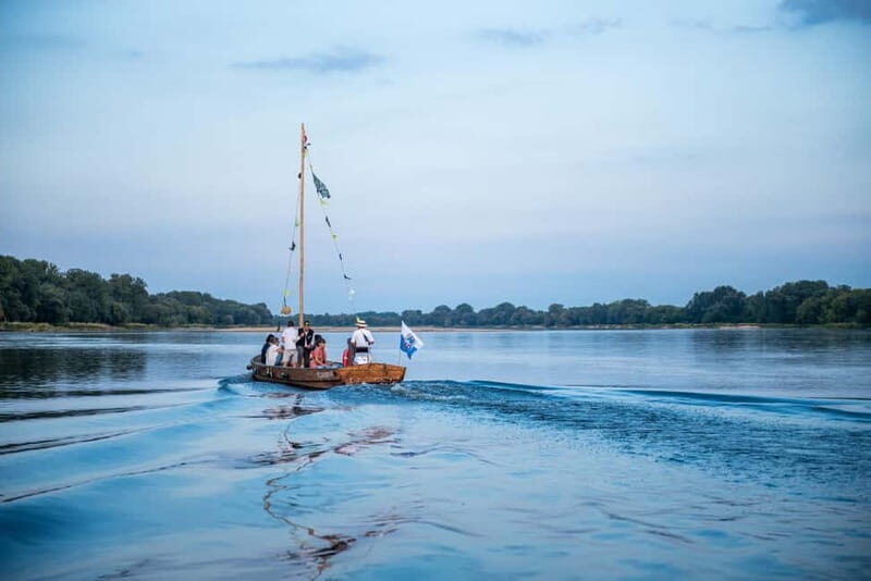 Toru: Sunset on the Vistula From a Traditional Boat. - Discovering Toru from the Water: Sunset on the Vistula From a Traditional Boat