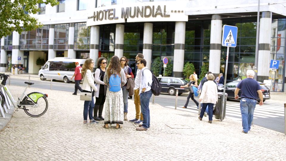 Total Lisbon Experience Walking Tour With Seafood Lunch - Important Considerations
