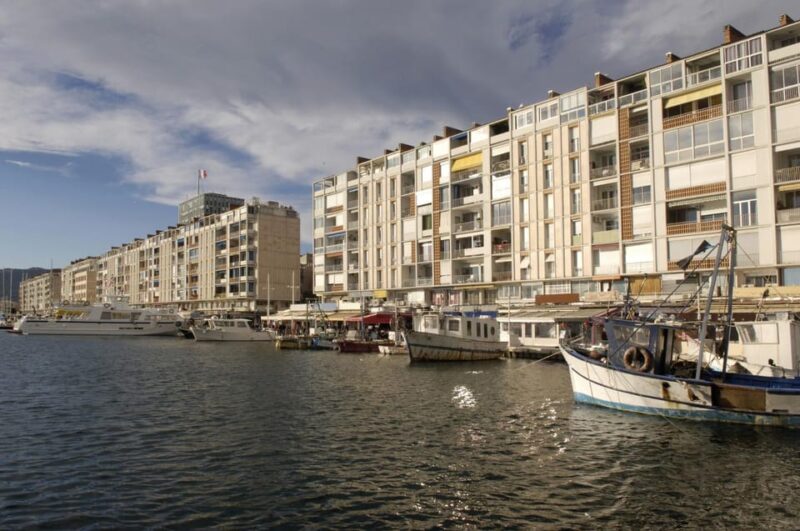 Toulon: Express Walk With a Local in 60 Minutes - Insights Into Local Culture and Lifestyle