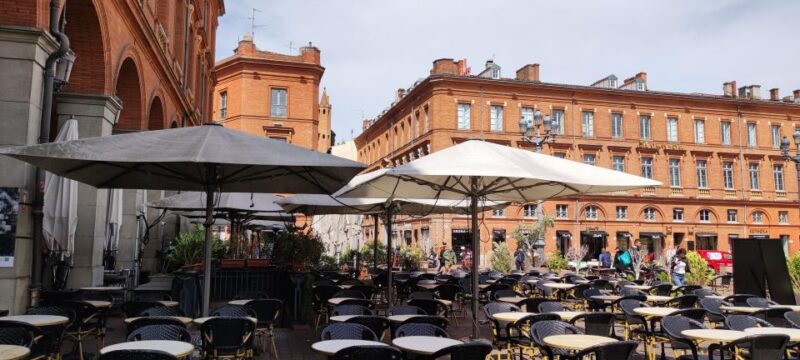 Toulouse: Electric Tuk-Tuk Tour With Photo Stops and Audio - Explore Iconic Sites
