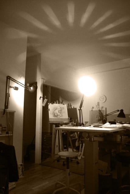 Toulouse: Get Drawn by an Artist - Pose Selection