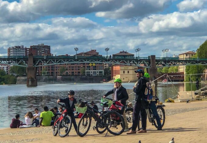 Toulouse Panorama, Electric Bike Ride and Cable Car - Returning via the Canal Du Midi