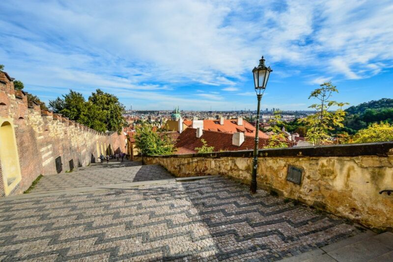 Tour Around Prague Castle and Lesser Town in Spanish - Good To Know