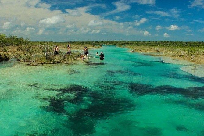 Tour Bacalar + Pontoon Ride Lagoon from Cancún & Playa del Carmen - FAQ