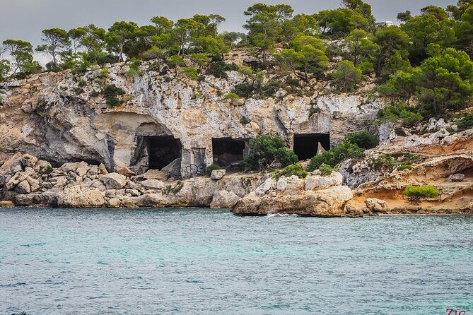 Tour Beach Portal Vells, Cave Portal Vells. - An Introduction to the Mallorca Van Tour Experience