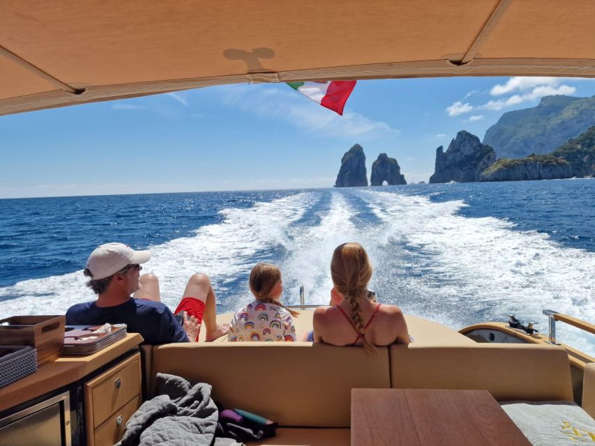 Tour Capri: Discover the Island of VIPs by Boat - Detailed Itinerary of the Tour