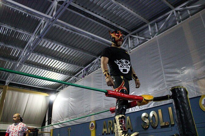 Tour fights Cholula trip - Authentic Mexican Wrestling in Puebla: A Fun Night Out
