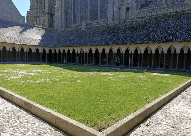 Tour From Rennes: Mont Saint-Michel & Cancale & Saint-Malo - Visiting Saint-Malo