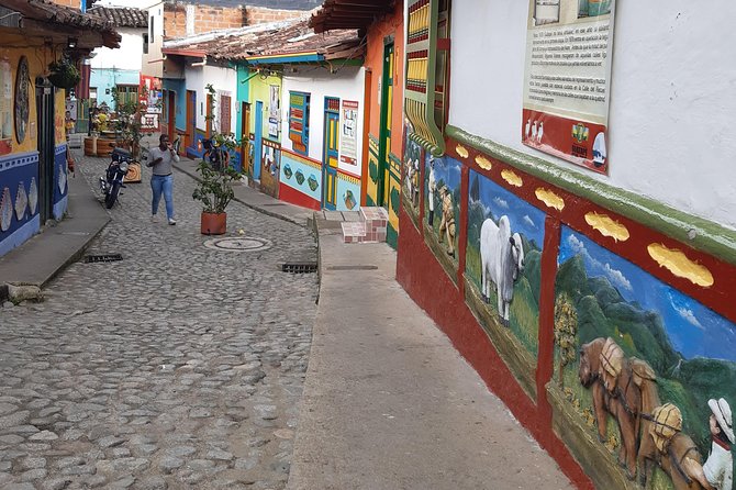 Tour Guatape and Coffee - Guided Tour and Accessibility