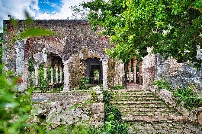 Tour Hacienda and Cenotes Mucuyché with Guided Tour in Oxkintok - Authentic Experiences and Personal Touches