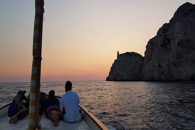 Tour in a Typical Capri Boat (2 Hours) - Meeting and Pickup