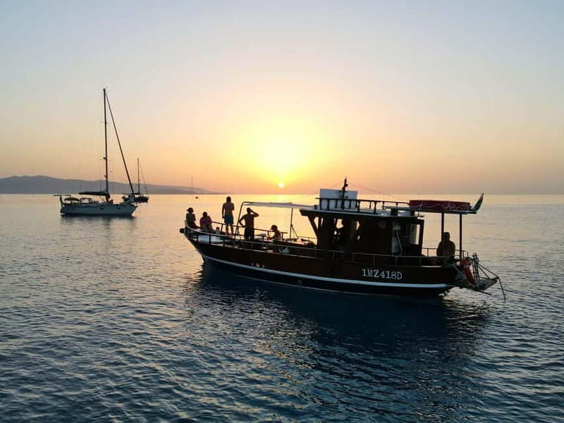 tour in barca-visita grotte con sosta bagno a cala janculla - Key Points