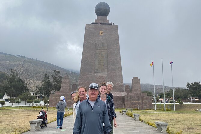 Tour in Quito, Middle of the World-Cable Car-Panecillo - Meeting and Pickup
