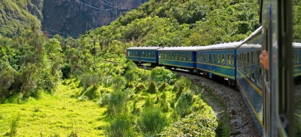 Tour Machu Picchu 2D 1N+Train, Hotel Breakfast, Ticket and Guide - Not Included