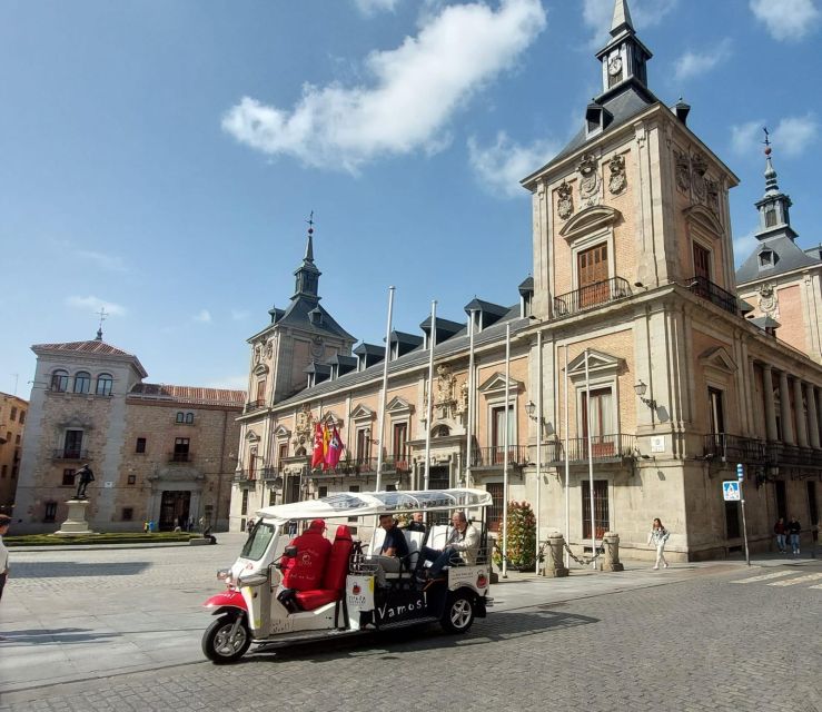 Tour Madrid: Secrets in a Electric Tuk Tuk - Gaze at the Iconic Plaza De España