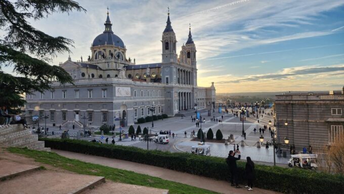 Tour Madrid: Secrets in a Electric Tuk Tuk - Experience the Tours Convenience and Comfort