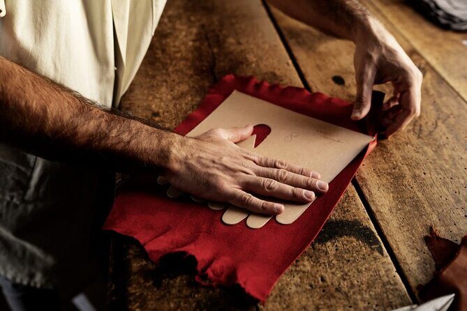 Tour Naples: Journey into the historical Neapolitan glove factory - Introduction