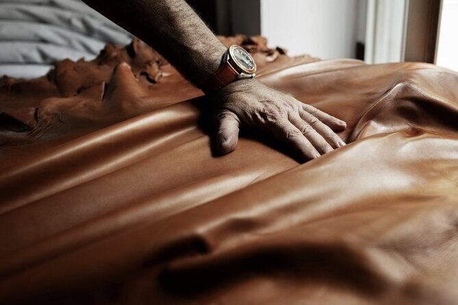 Tour Naples: Journey into the historical Neapolitan glove factory - Practical Details and Tips