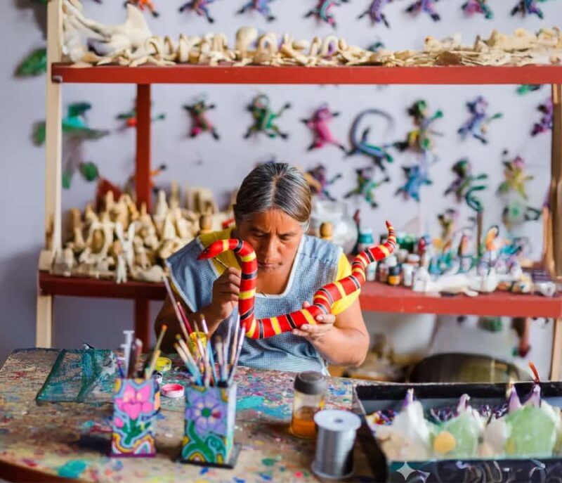 Tour Oaxaca Antigua: Monte Albán, Alebrijes & Artesanías - Discovering Oaxaca’s Artistic Soul: Alebrijes and Black Clay Pottery