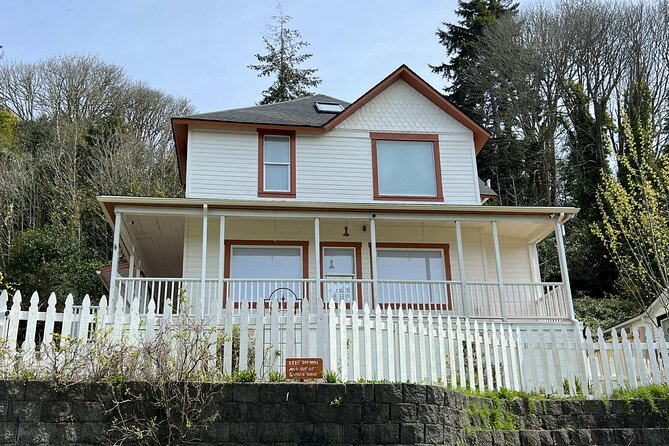 Tour of Astoria - Pricing and Booking Details