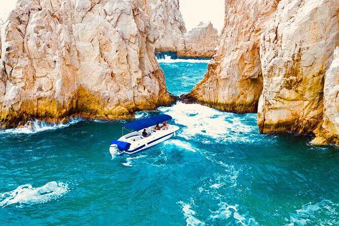 Tour of Cabo San Lucas and Playa del Amor by Luxury Yacht - An In-Depth Look at the Cabo San Lucas Yacht Tour