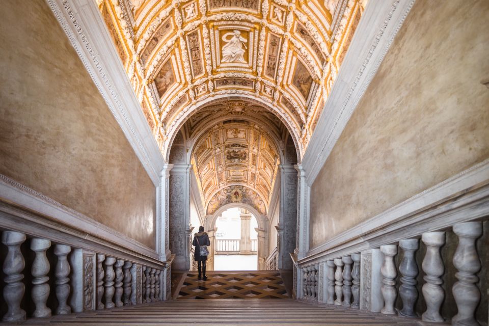 Tour of Doges Palace and Gondola Ride - Duration and Type