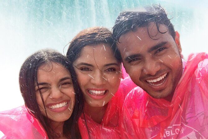 Tour of Niagara Falls with Cruise and Lunch from Toronto - Key Points