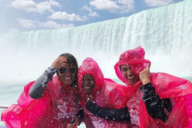 Tour of Niagara Falls with Cruise and Lunch from Toronto - Lunch with a View