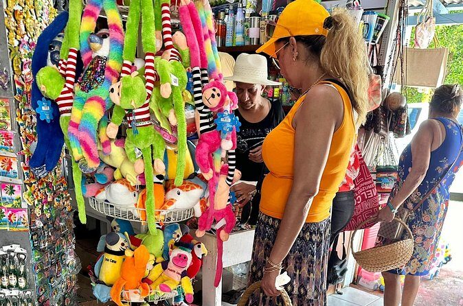 Tour of Souvenirs, Shopping in Punta Cana with Transportation Included - FAQ