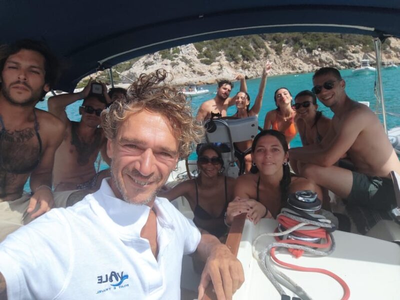 Tour of the Islands of the Archipelago With Lunch and Drinks - Key Points