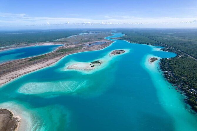 Tour of the Lagoon of Bacalar on pontoon -Collective- - Key Points
