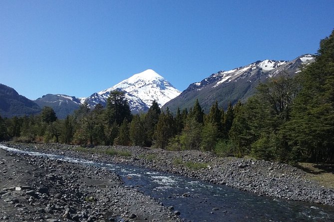 Tour of the Lanin Volcano and Huechulafquen Lake - Discovering Huechulafquen Lake