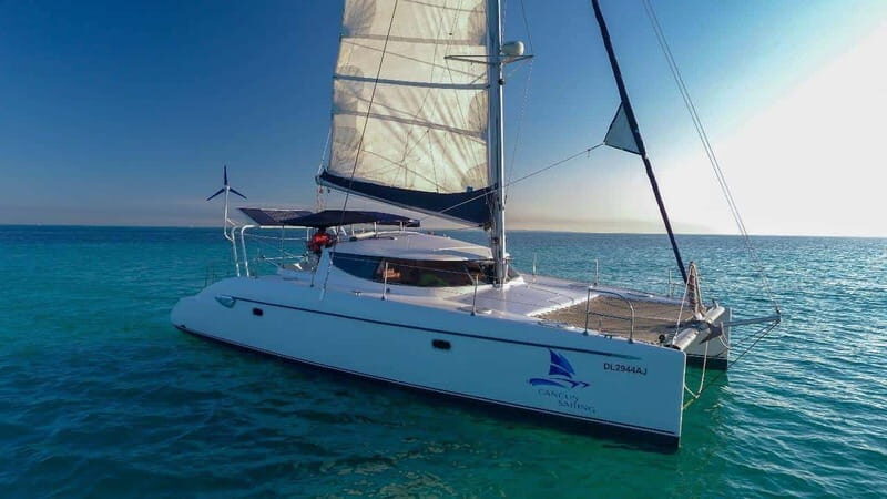 Tour on Isla Mujeres Catamaran - An In-Depth Look at the Tour Experience