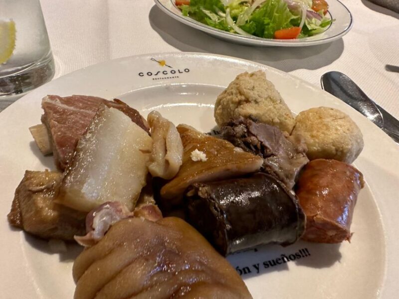Tour Oviedo Castrillo Polvazares Astorga and Leon Cathedral - Lunch