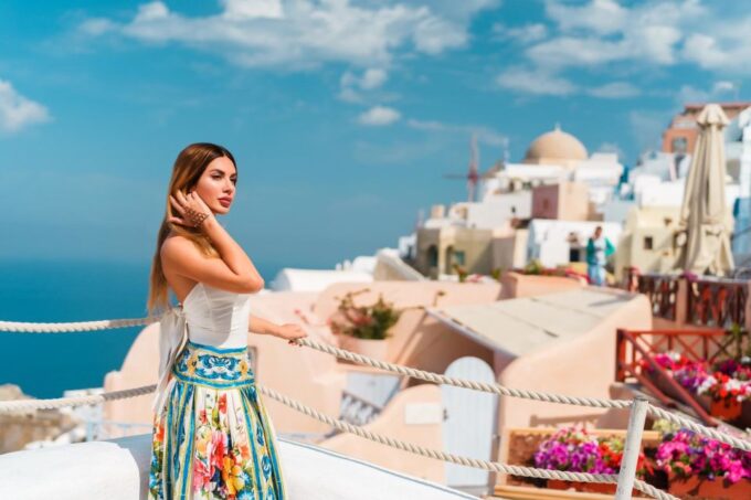 Tour Santorini With a Professional Photographer - Frequently Asked Questions